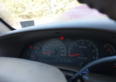 2001 Ford F-150 Harley-Davidson Edition/King Ranch Edition/Lariat/Xlt from USA, damaged, VIN 1FTRW07W81KD87953